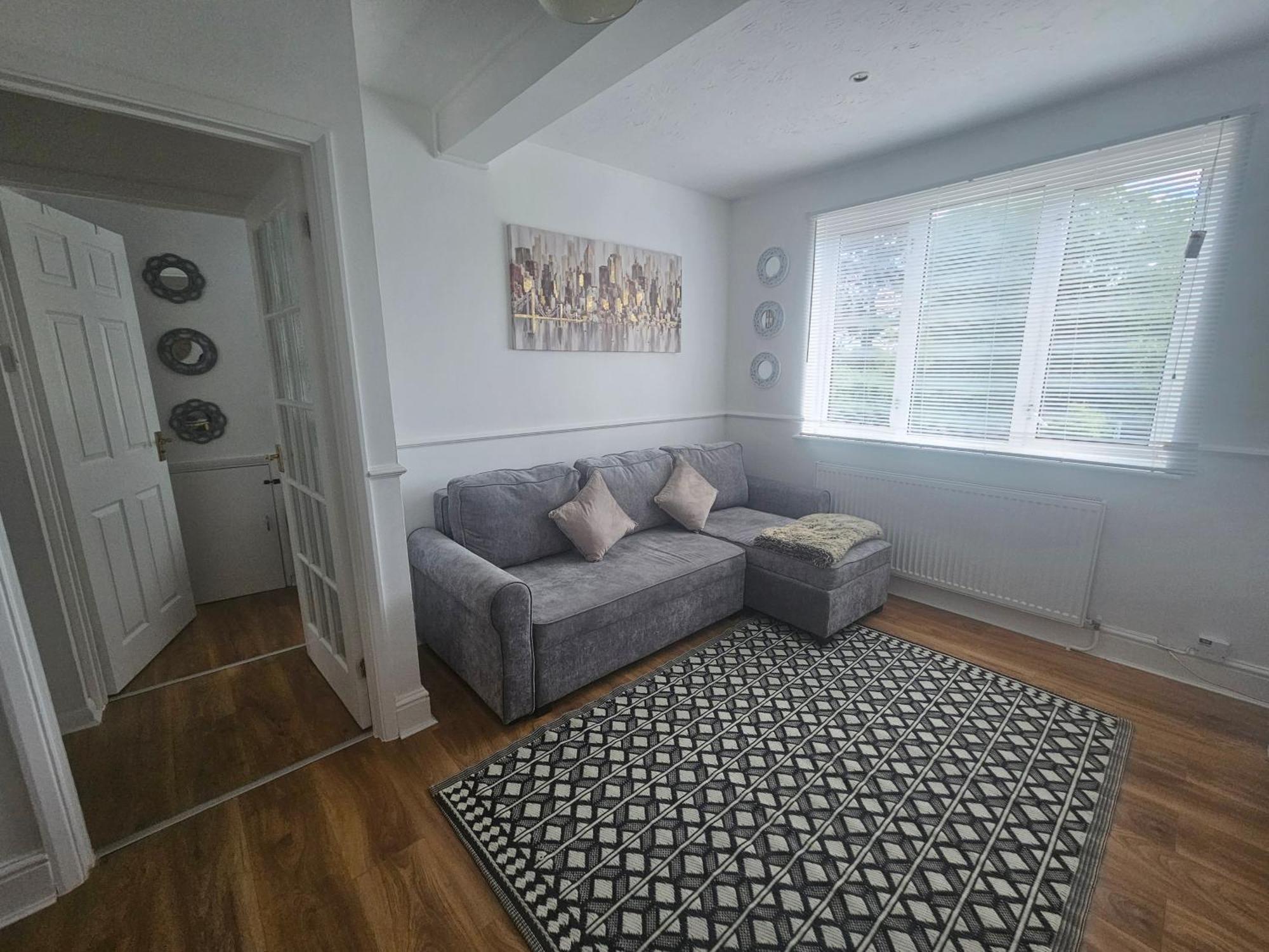 St Albans City Stays - Near Luton Airport - St Albans Abbey & City Train Station - Close To London- Harry Potter World - The Odyssey Cinema - Abbey Cathedral- Contractors I Business I Leisure- Sleeps Upto 6 People 外观 照片