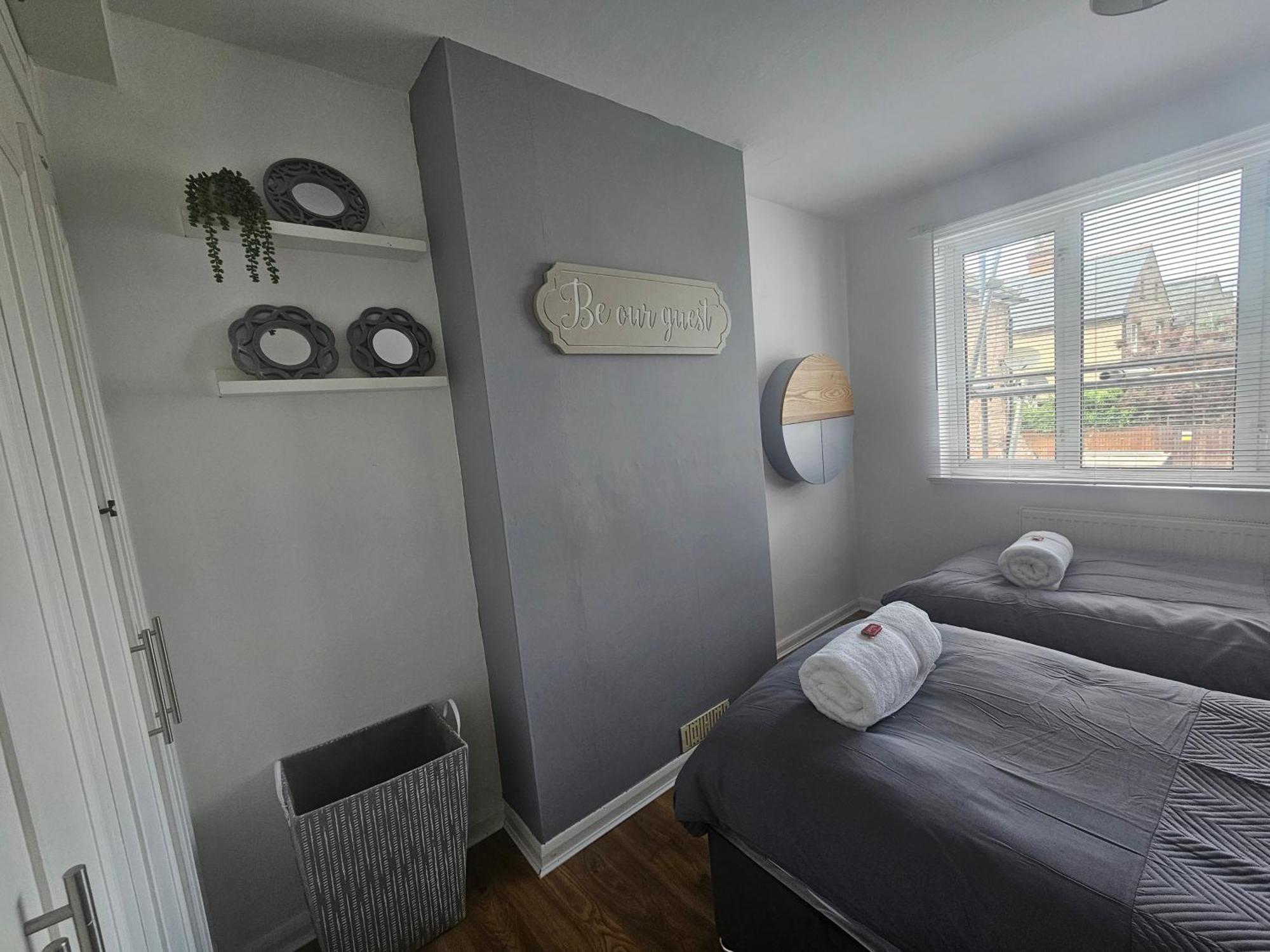 St Albans City Stays - Near Luton Airport - St Albans Abbey & City Train Station - Close To London- Harry Potter World - The Odyssey Cinema - Abbey Cathedral- Contractors I Business I Leisure- Sleeps Upto 6 People 外观 照片