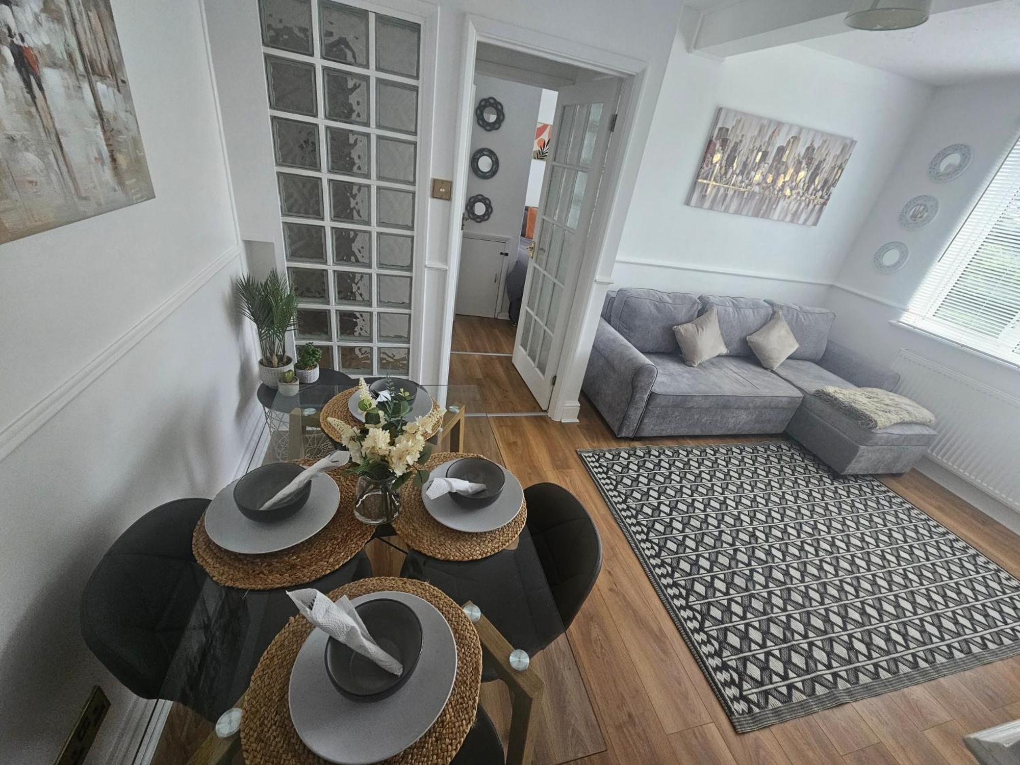 St Albans City Stays - Near Luton Airport - St Albans Abbey & City Train Station - Close To London- Harry Potter World - The Odyssey Cinema - Abbey Cathedral- Contractors I Business I Leisure- Sleeps Upto 6 People 外观 照片